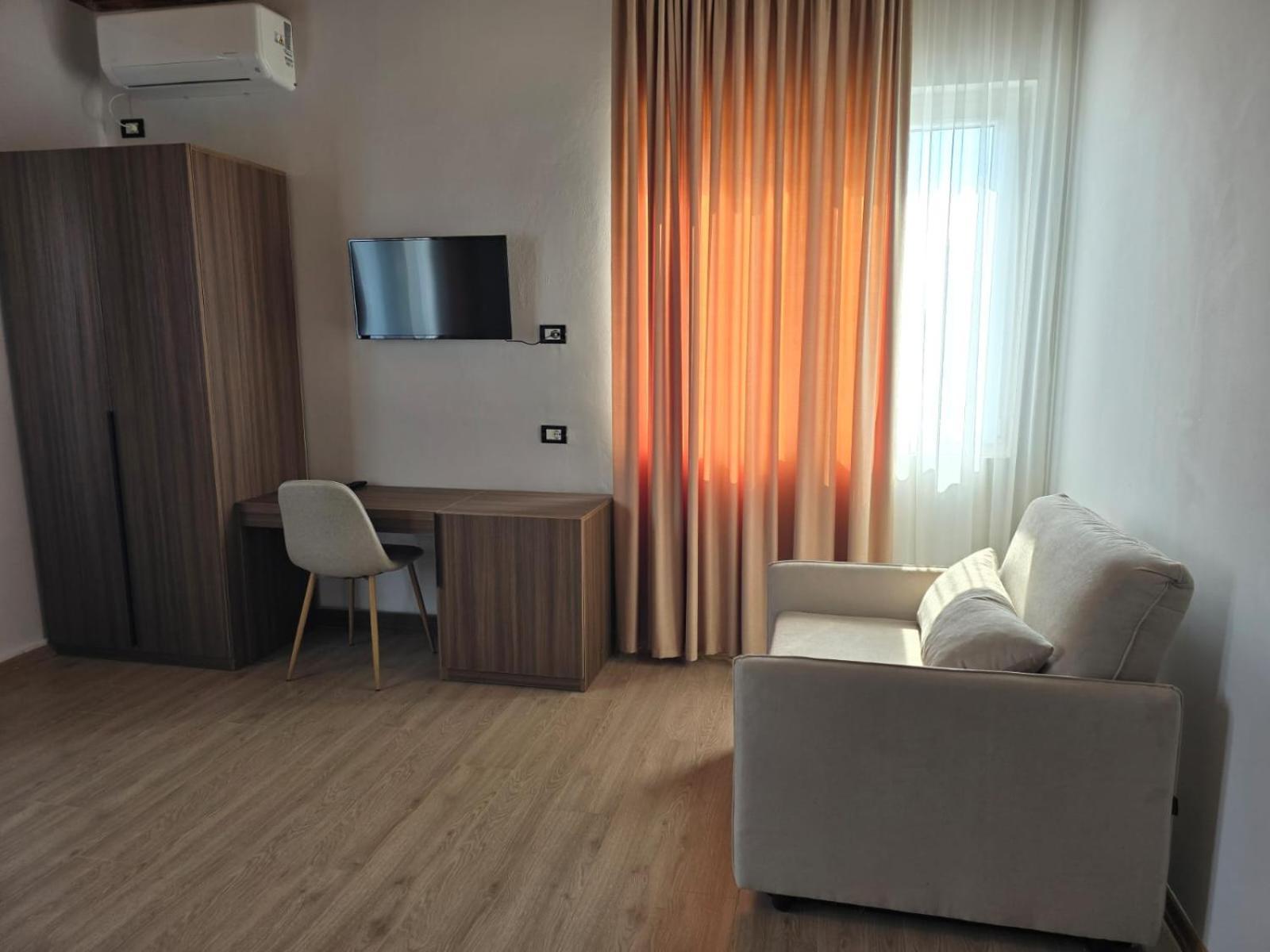 Hotel Aleks Shkodër Buitenkant foto
