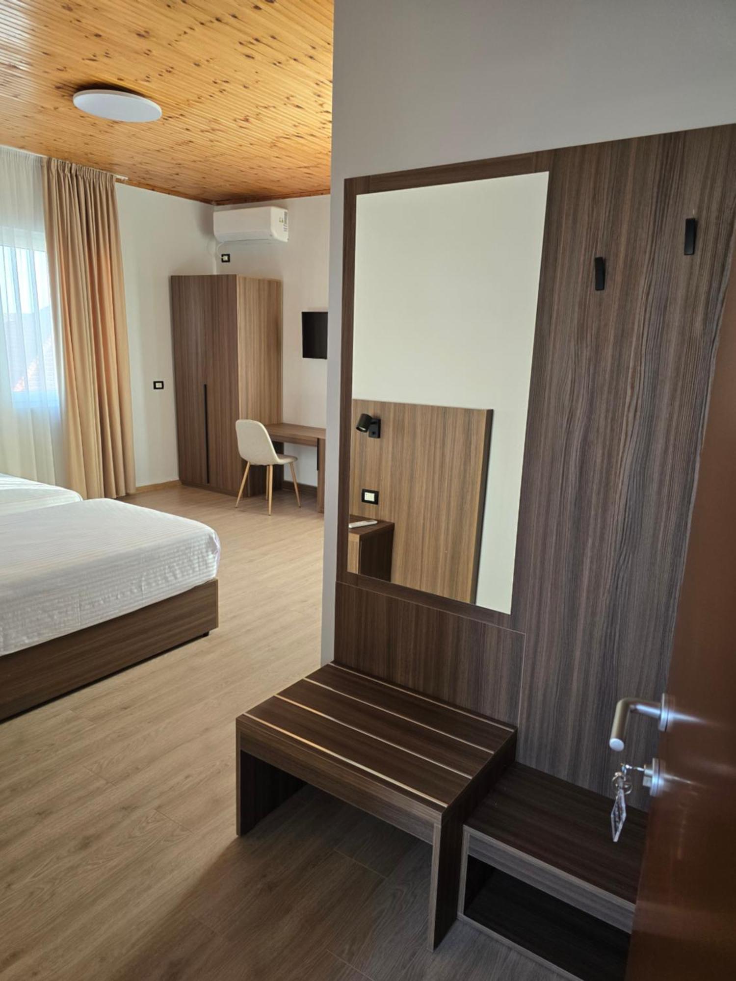 Hotel Aleks Shkodër Buitenkant foto